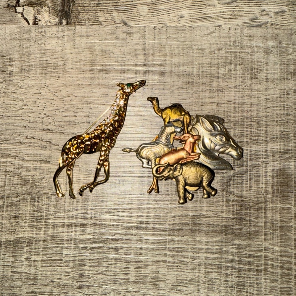 Wild Animal Brooches Giraffe Elephant Zebra Camel Antelope Zoo